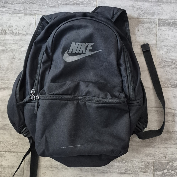 Nike Black Men's Backpack - Picture 1 of 4